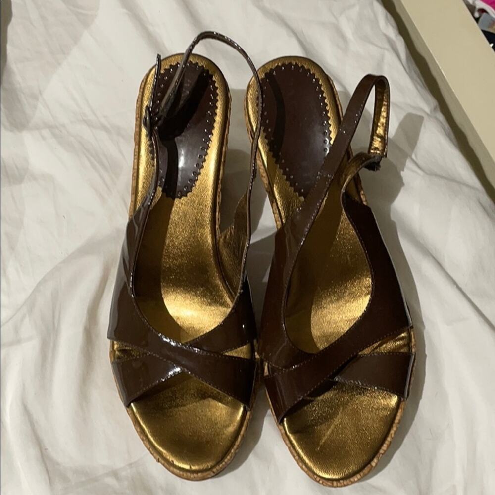 Via Condotti 8 brown patent sling back wedge guc